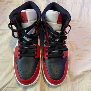 Nike Air Jordan 1 Mid “Chicago Black Toe”